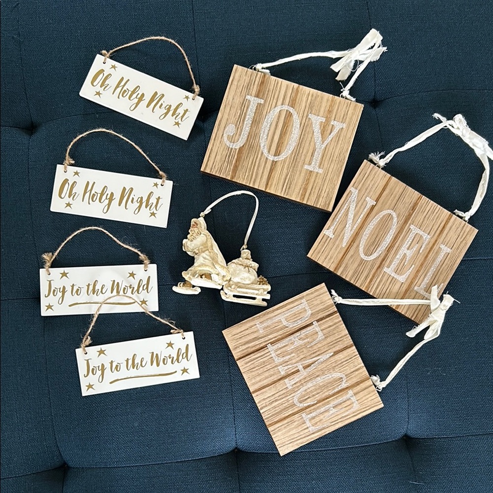 Lot of 8 Christmas ornaments, wooden plaques, Santa with sled